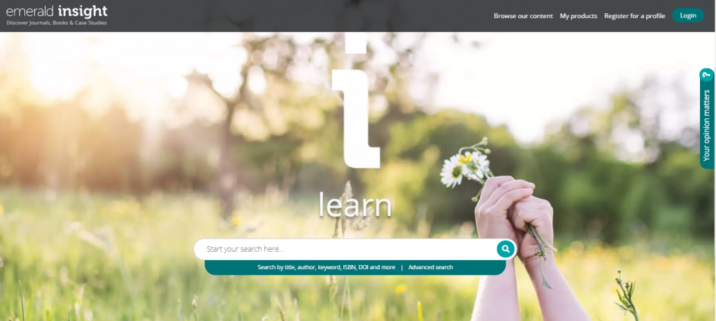 Tela inicial da base de dados Emerald Insight. Apresenta um caixa de busca sobre uma imagem de fundo. A imagem mostra duas mãos segurando duas flores de pétalas brancas.